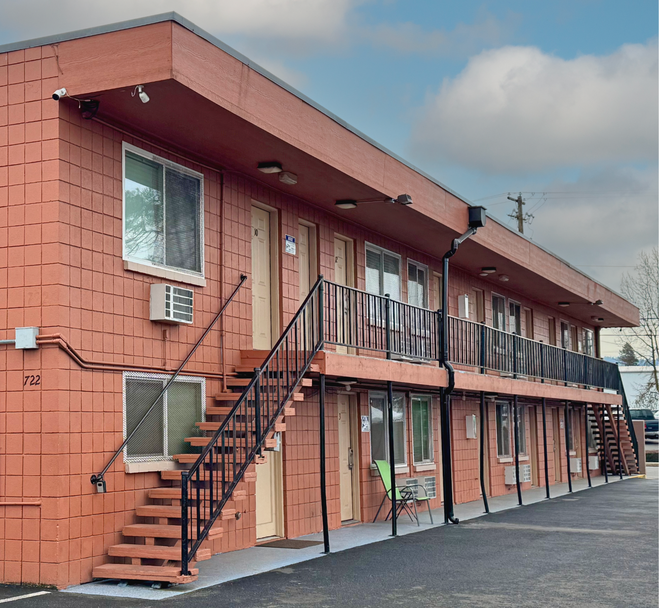 Motel in Jackson County, Oregon, that will be converted into emergency housing.